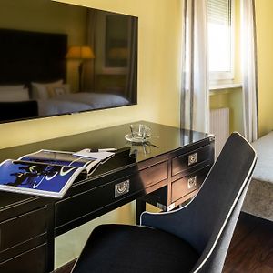 Family Room max